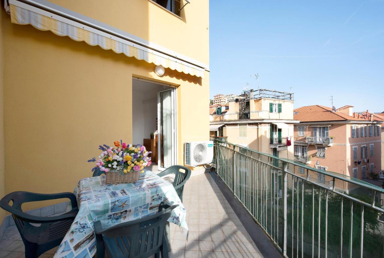 Trilocale Mazzini Con 2 Balconi Apartment Varazze Exterior photo