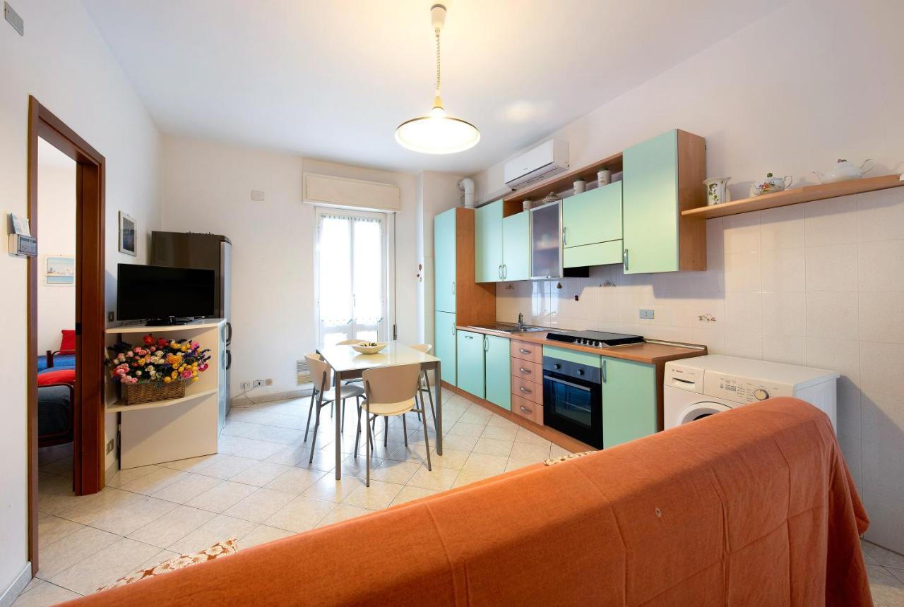 Trilocale Mazzini Con 2 Balconi Apartment Varazze Exterior photo