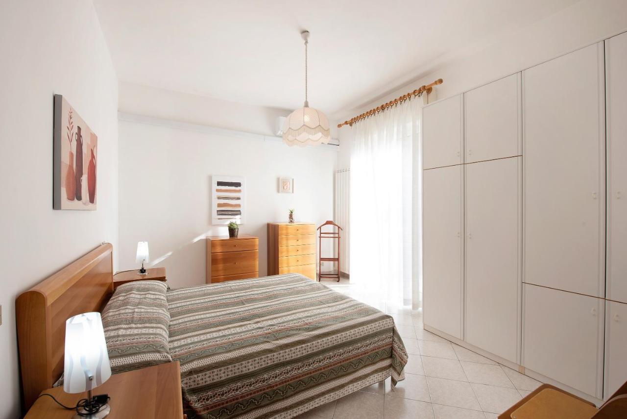 Trilocale Mazzini Con 2 Balconi Apartment Varazze Exterior photo